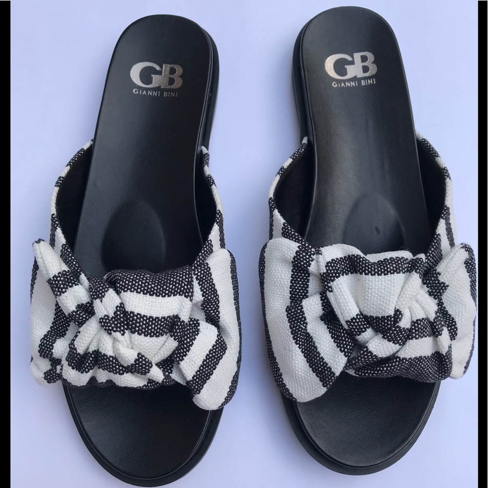 GIANNI BINI WOMEN’S BLACK/WHITE SLIDE SANDALS